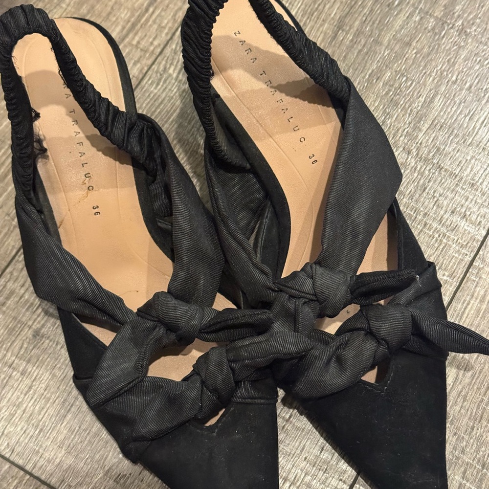 Zara Black Flats with Decorative Bow